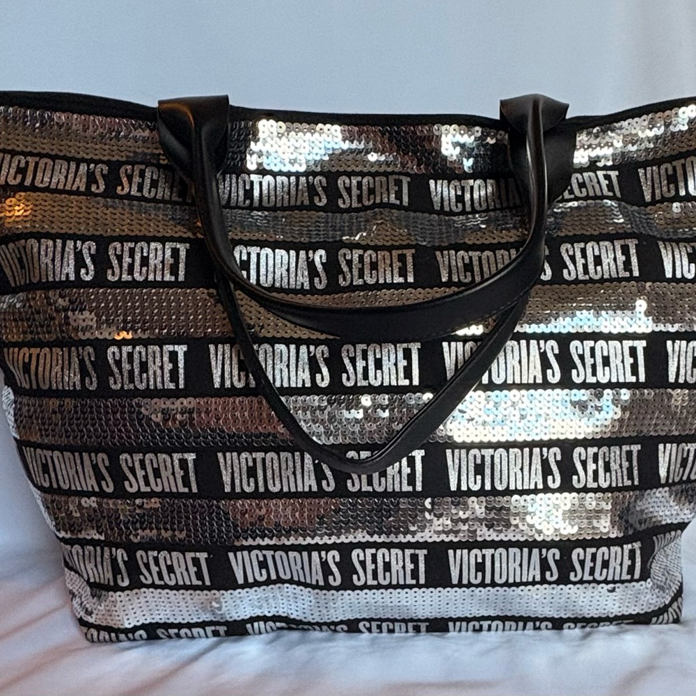🛑SOLD🛑Victoria's Secret Black and Silver Sequin Tote Bag